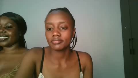 naughty_ellaa online show from October 2025 06:06:01 PM