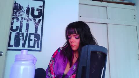 Snapshot of naughty_em_17 chatting on September 2025 06:09:01 PM Em please help me reach 100 thumbs up 3 online show from September 2025 06:09:01 PM