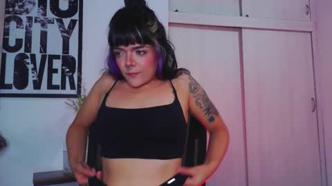 Snapshot of naughty_em_17 chatting on September 2025 07:46:02 AM Em please help me reach 100 thumbs up 3 online show from September 2025 07:46:02 AM