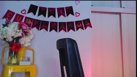 Em  please help me reach 100 thumbs up 3 online show from February 2026 04:42:01 AM