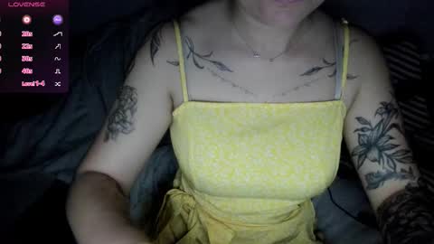 Snapshot of naughty_kittyy1 chatting on November 2025 08:33:02 PM Maria online show from November 2025 08:33:02 PM