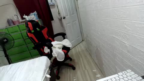 Snapshot of naughty_mariaxx chatting on January 2025 06:57:01 PM Maria online show from January 2025 06:57:01 PM