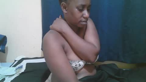 Snapshot of naughty_slender2 chatting on October 2025 09:27:01 PM jn online show from October 2025 09:27:01 PM