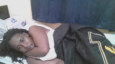 Snapshot of naughty_slender2 chatting on December 2025 06:44:02 AM jn online show from December 2025 06:44:02 AM