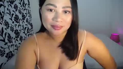 Snapshot of naughtyandsweetx chatting on November 2025 09:49:02 PM May online show from November 2025 09:49:02 PM