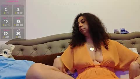 naughtycurls2026 online show from May 2026 06:25:01 PM