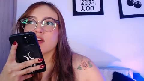 LANAindependent model online show from September 2025 07:10:02 AM