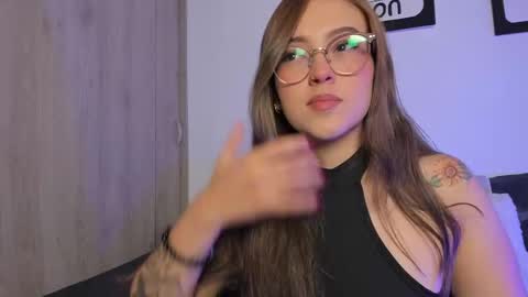 LANAindependent model online show from September 2025 04:50:02 AM