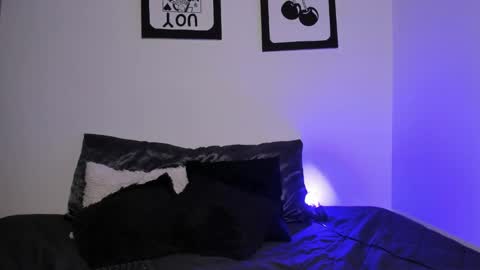 LANAindependent model online show from September 2025 08:41:02 AM