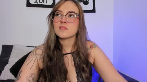 LANAindependent model online show from October 2025 04:31:02 AM