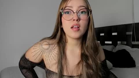 LANAindependent model online show from January 2026 09:00:02 AM