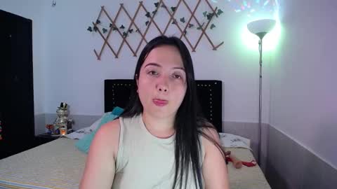 Snapshot of naughtygirl_mmm chatting on November 2025 03:23:01 PM Valeria online show from November 2025 03:23:01 PM