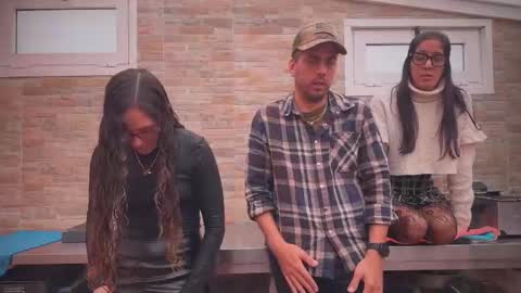 ANDREA STEPH  MIKE online show from November 2025 09:53:02 AM