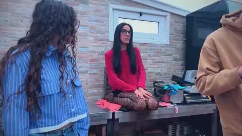 ANDREA STEPH  MIKE online show from December 2025 10:31:01 AM