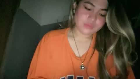 Snapshot of naughtyrosecum chatting on May 2026 04:04:02 PM Rose Wilson online show from May 2026 04:04:02 PM