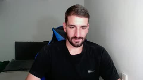 Snapshot of naugthy18boy chatting on December 2024 06:31:02 PM Nico online show from December 2024 06:31:02 PM