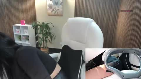 Snapshot of naugthyelli chatting on October 2025 07:18:01 PM online show from October 2025 07:18:01 PM