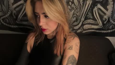 nazzz10 online show from April 2026 01:52:01 PM