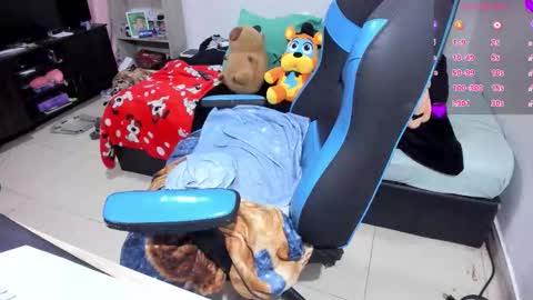 Snapshot of neeko_lol_ chatting on October 2025 02:57:02 PM Geek Nicole im Neeko UwU online show from October 2025 02:57:02 PM