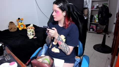 Geek Nicole    im Neeko UwU online show from April 2026 06:42:01 PM