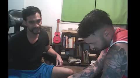 Snapshot of nefe7 chatting on December 2025 02:49:01 AM Nek y Ema online show from December 2025 02:49:01 AM