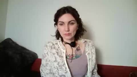 Snapshot of nefertiti_queen chatting on January 2026 09:35:02 PM nefertiti_queen online show from January 2026 09:35:02 PM