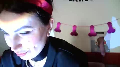 Snapshot of nefertiti_queen chatting on February 2026 10:16:02 PM nefertiti_queen online show from February 2026 10:16:02 PM