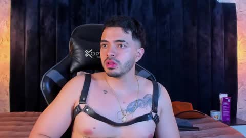 Snapshot of neithcooper chatting on December 2024 08:43:01 PM Ryan online show from December 2024 08:43:01 PM