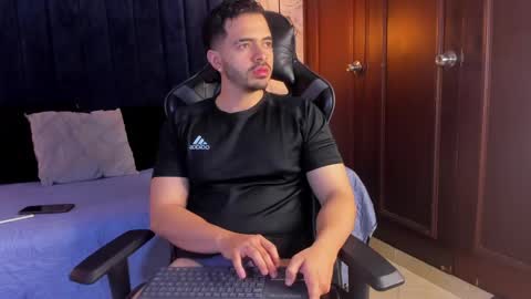 Snapshot of neithcooper chatting on January 2025 08:11:02 PM Ryan online show from January 2025 08:11:02 PM