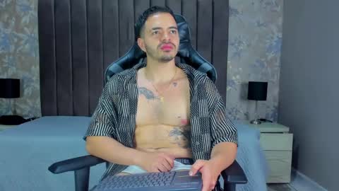 Snapshot of neithcooper chatting on February 2025 09:26:02 PM Ryan online show from February 2025 09:26:02 PM