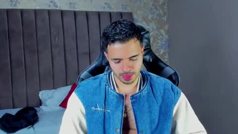 Snapshot of neithcooper chatting on February 2025 02:40:01 AM Ryan online show from February 2025 02:40:01 AM