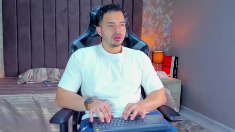 Snapshot of neithcooper chatting on March 2025 07:45:02 PM Ryan online show from March 2025 07:45:02 PM