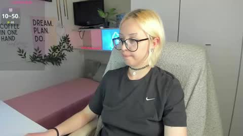 Kate online show from May 2026 08:59:01 PM