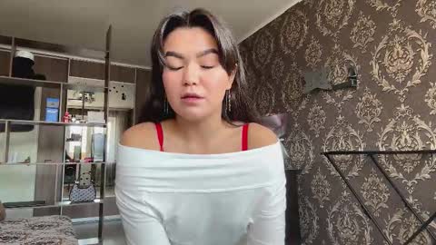 Snapshot of nellytarallo chatting on March 2026 08:42:02 AM Ava online show from March 2026 08:42:02 AM