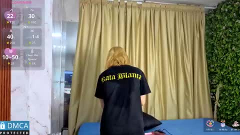 Salome Nena cupcake online show from February 2026 11:06:02 AM