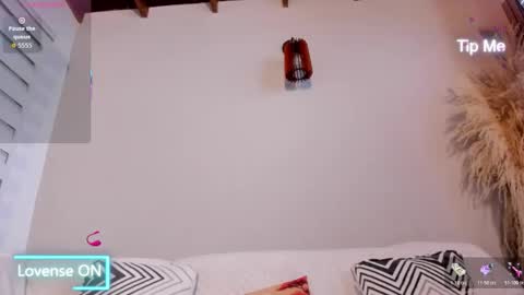 Snapshot of neo_dimou chatting on November 2025 10:48:02 AM Jordan online show from November 2025 10:48:02 AM