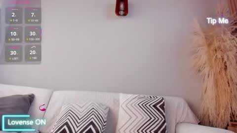 Snapshot of neo_dimou chatting on November 2025 11:21:02 AM Jordan online show from November 2025 11:21:02 AM