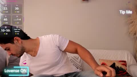 Snapshot of neo_dimou chatting on November 2025 11:43:01 AM Jordan online show from November 2025 11:43:01 AM