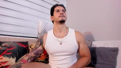 Snapshot of neo_dimou chatting on November 2025 03:27:01 AM Jordan online show from November 2025 03:27:01 AM