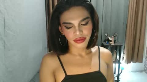 Snapshot of neomi_hardcock chatting on April 2026 03:27:01 PM neomi online show from April 2026 03:27:01 PM