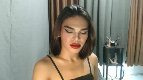 Snapshot of neomi_hardcock chatting on May 2026 05:06:02 PM neomi online show from May 2026 05:06:02 PM