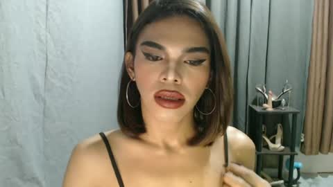 Snapshot of neomi_hardcock chatting on May 2026 06:35:02 PM neomi online show from May 2026 06:35:02 PM