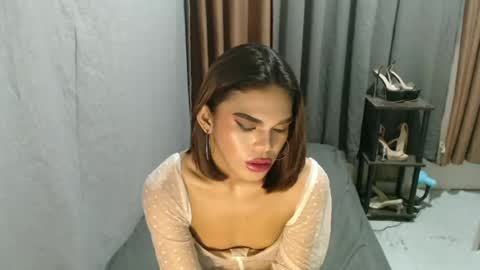 Snapshot of neomi_hardcock chatting on May 2026 05:01:01 PM neomi online show from May 2026 05:01:01 PM