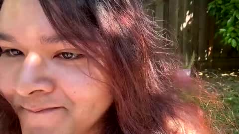 Neon online show from April 2026 08:25:02 PM