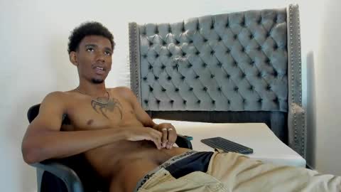 Snapshot of nero_reyd chatting on May 2026 07:22:02 PM Nero online show from May 2026 07:22:02 PM