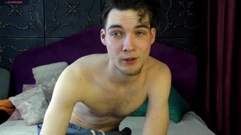 NeroKnox online show from March 2025 06:07:01 PM