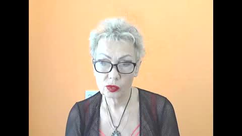 NessyJenixs online show from October 2025 07:45:01 AM