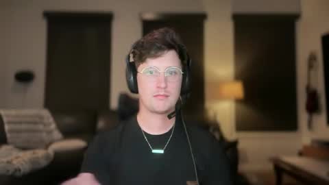 Snapshot of netflixhumanicorn chatting on November 2025 01:48:01 AM RyRy online show from November 2025 01:48:01 AM