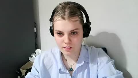 Snapshot of never_enoughh chatting on June 2026 05:26:02 PM never_enoughh online show from June 2026 05:26:02 PM