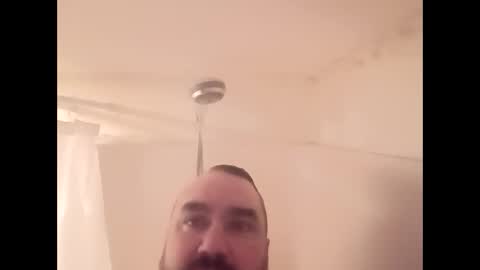 Snapshot of neverseentthatb4 chatting on December 2025 01:15:02 AM Matt online show from December 2025 01:15:02 AM